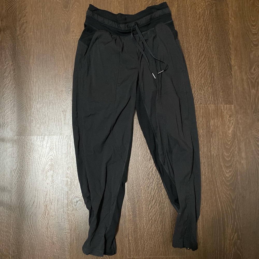 Lululemon Cropped Dance Studio Pants